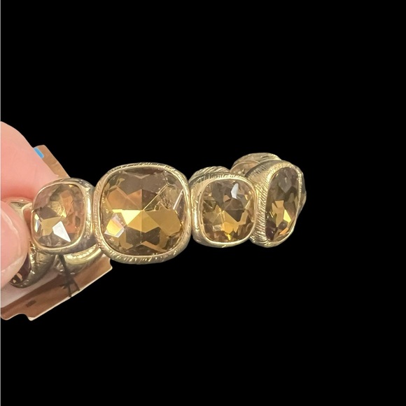 Vintage Monet Stretch Bracelet Gold Social New with Tags. - Picture 2 of 7